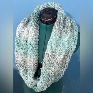 Handmade Hand Crafted Cable Knit infinity scarf Teal